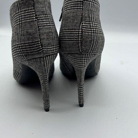 Journee collection Demmi Plaid size 7 - Picture 3 of 4